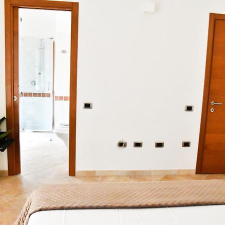 Sunshine Apartment - Appartamento Vicino Al Mare, Cagliari, Sardinia Eksteriør billede
