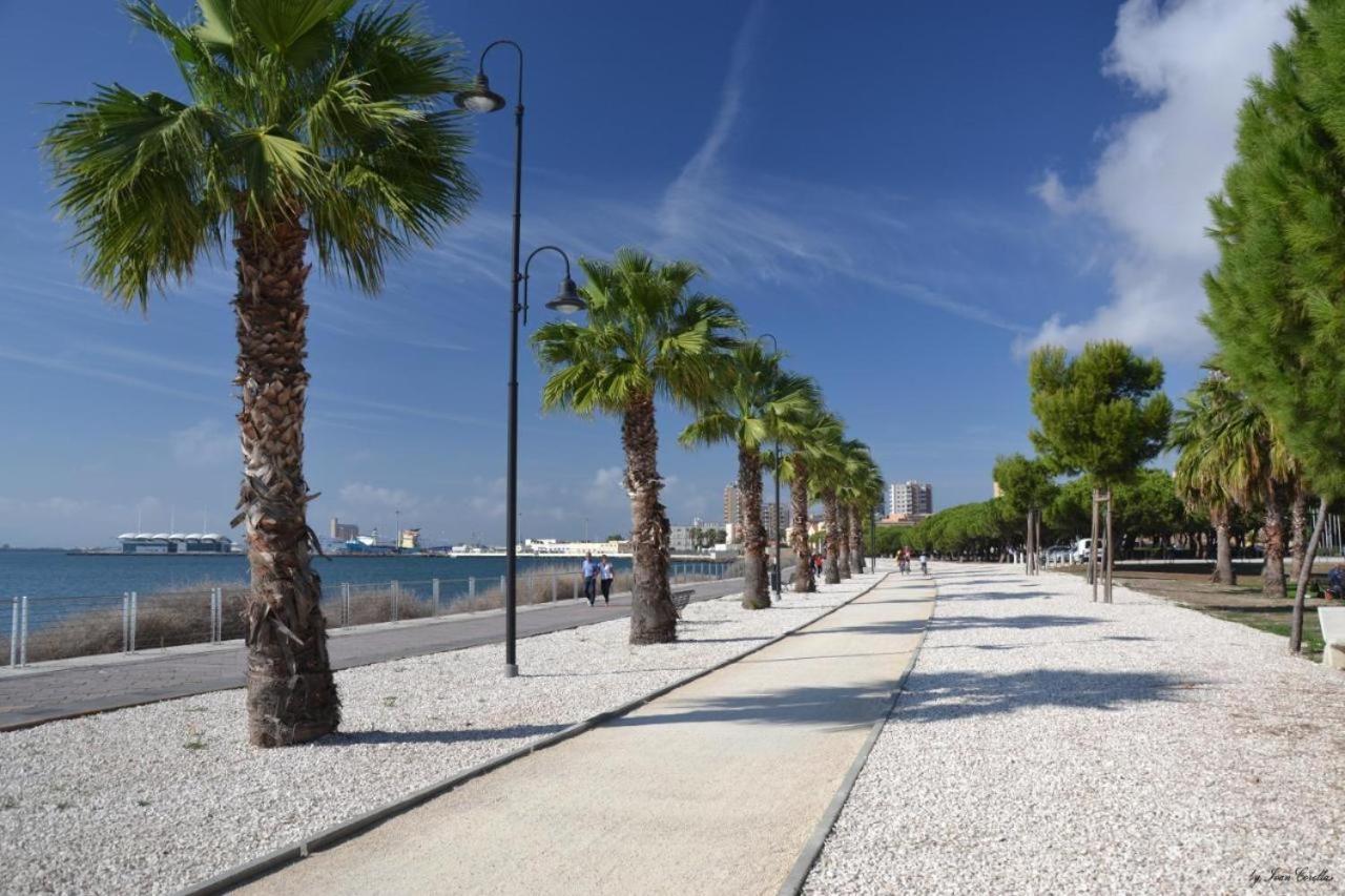Sunshine Apartment - Appartamento Vicino Al Mare, Cagliari, Sardinia Eksteriør billede