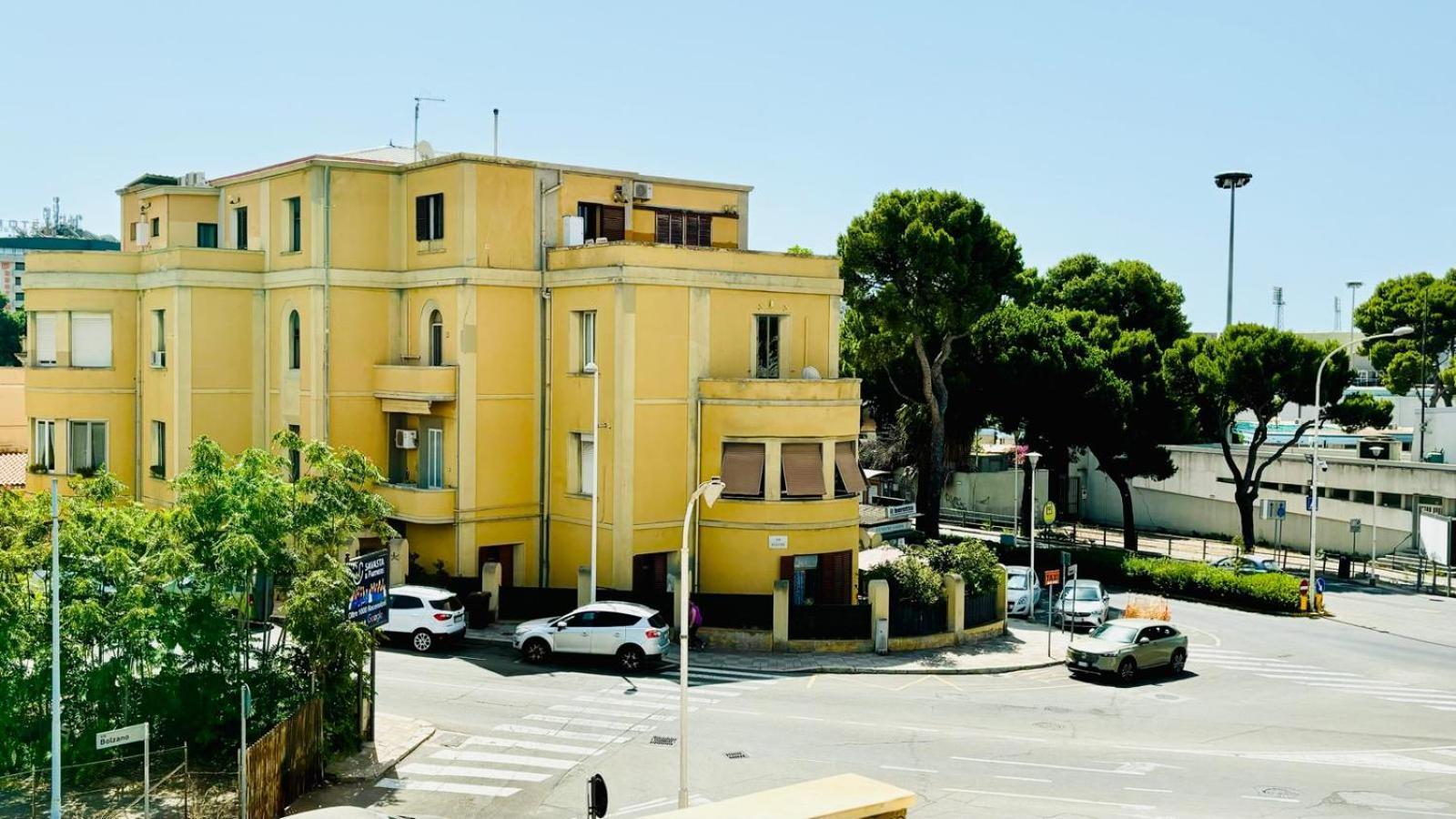 Sunshine Apartment - Appartamento Vicino Al Mare, Cagliari, Sardinia Eksteriør billede