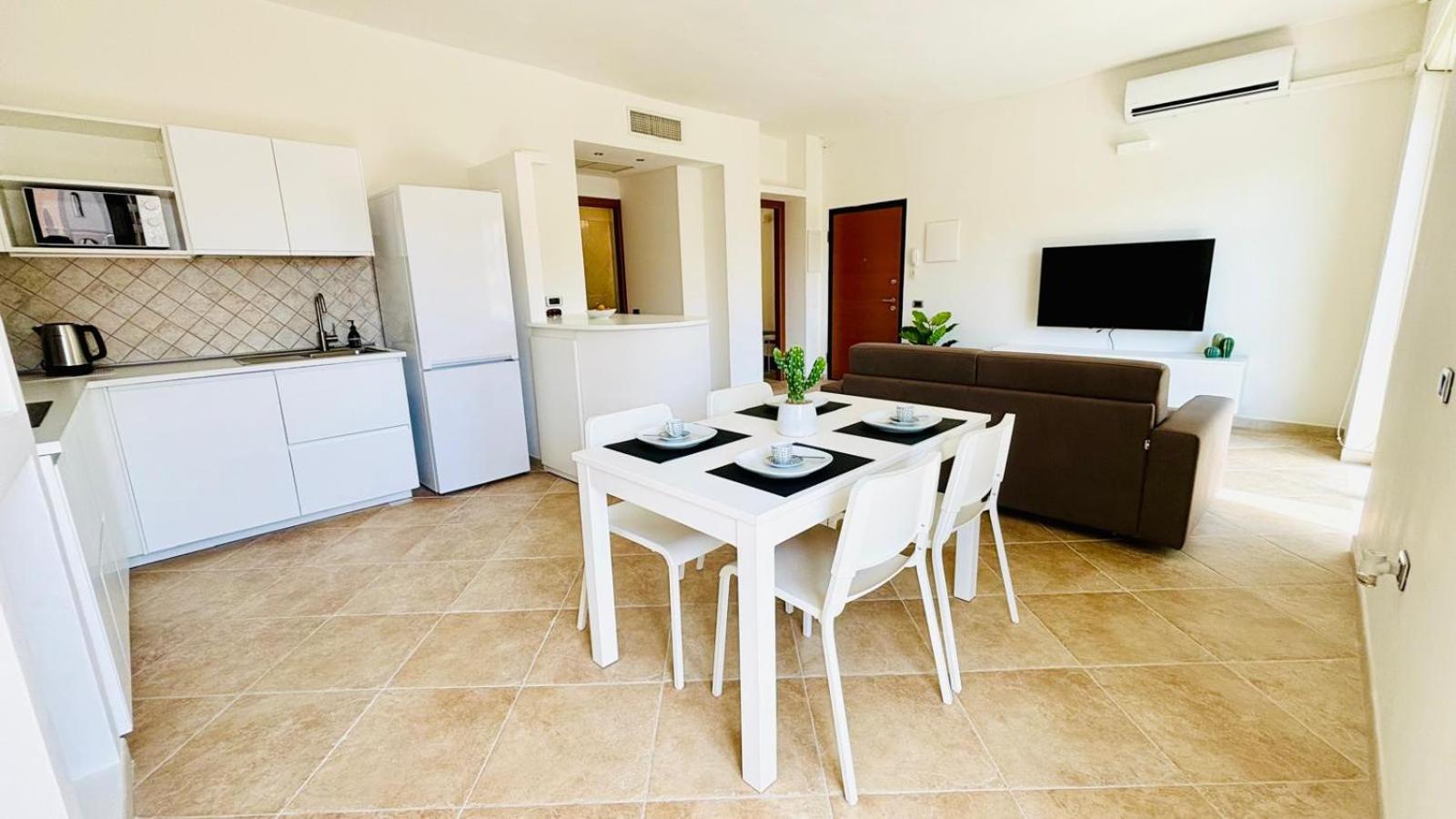 Sunshine Apartment - Appartamento Vicino Al Mare, Cagliari, Sardinia Eksteriør billede