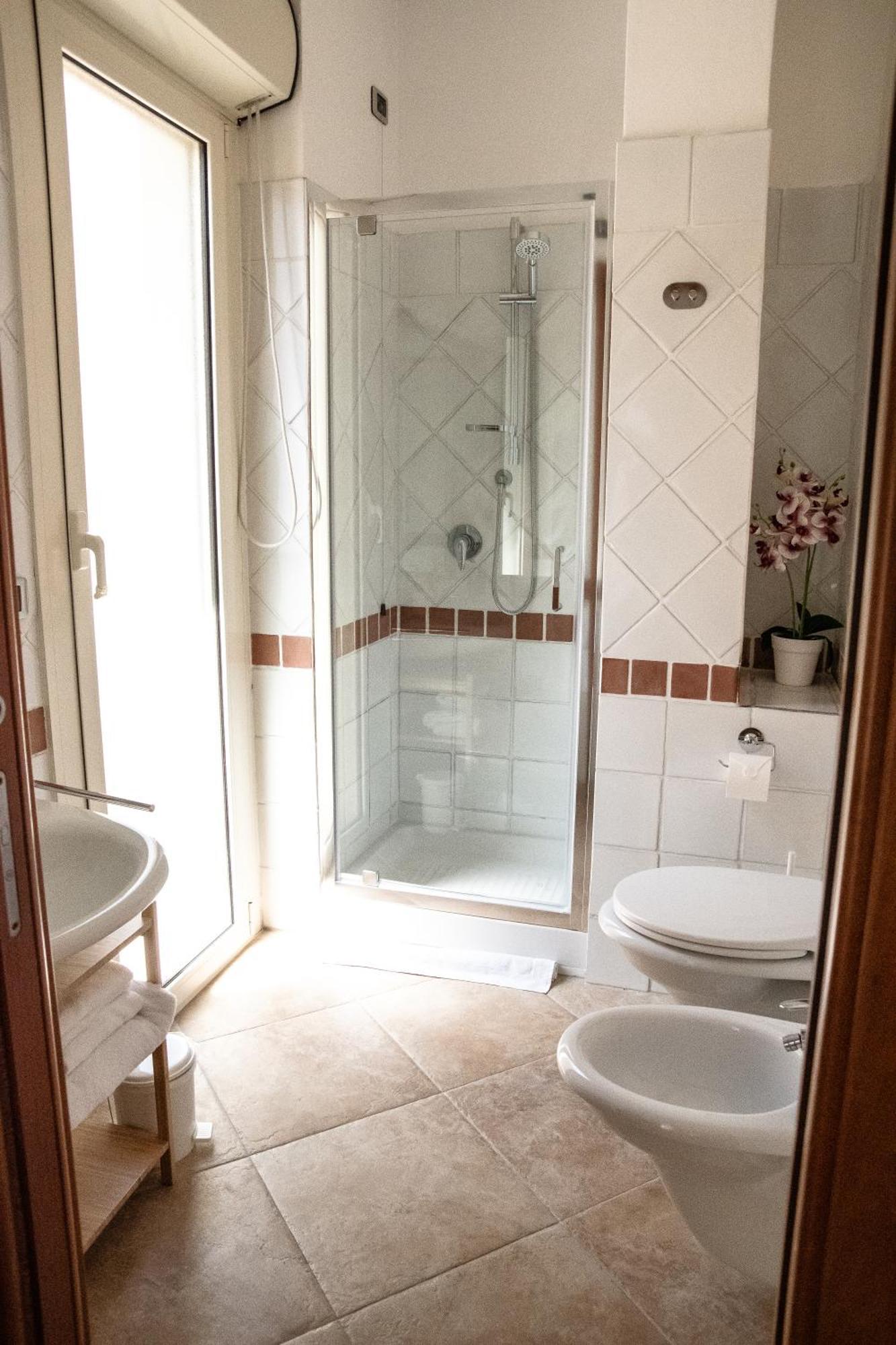 Sunshine Apartment - Appartamento Vicino Al Mare, Cagliari, Sardinia Eksteriør billede