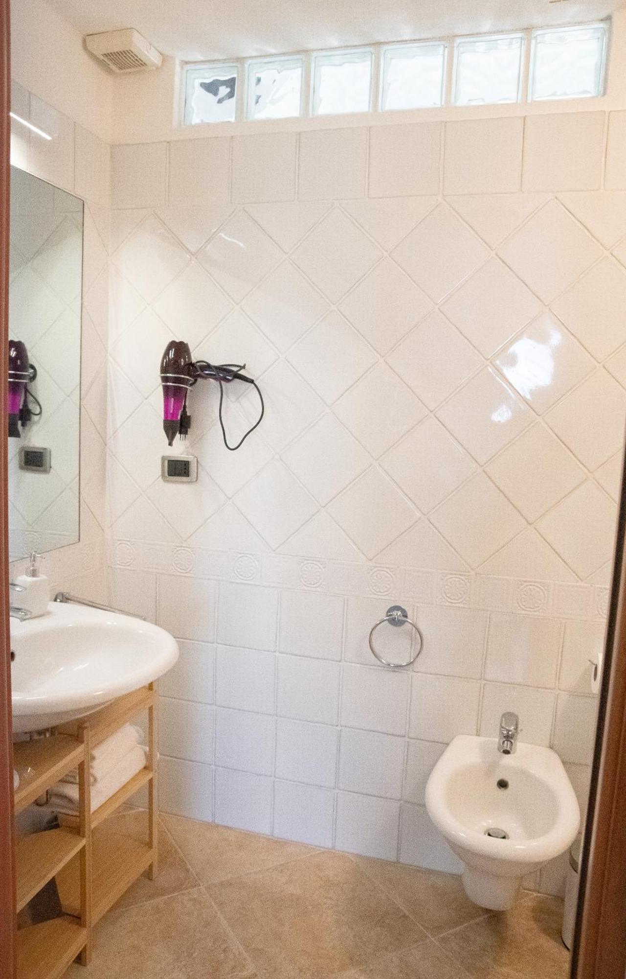 Sunshine Apartment - Appartamento Vicino Al Mare, Cagliari, Sardinia Eksteriør billede